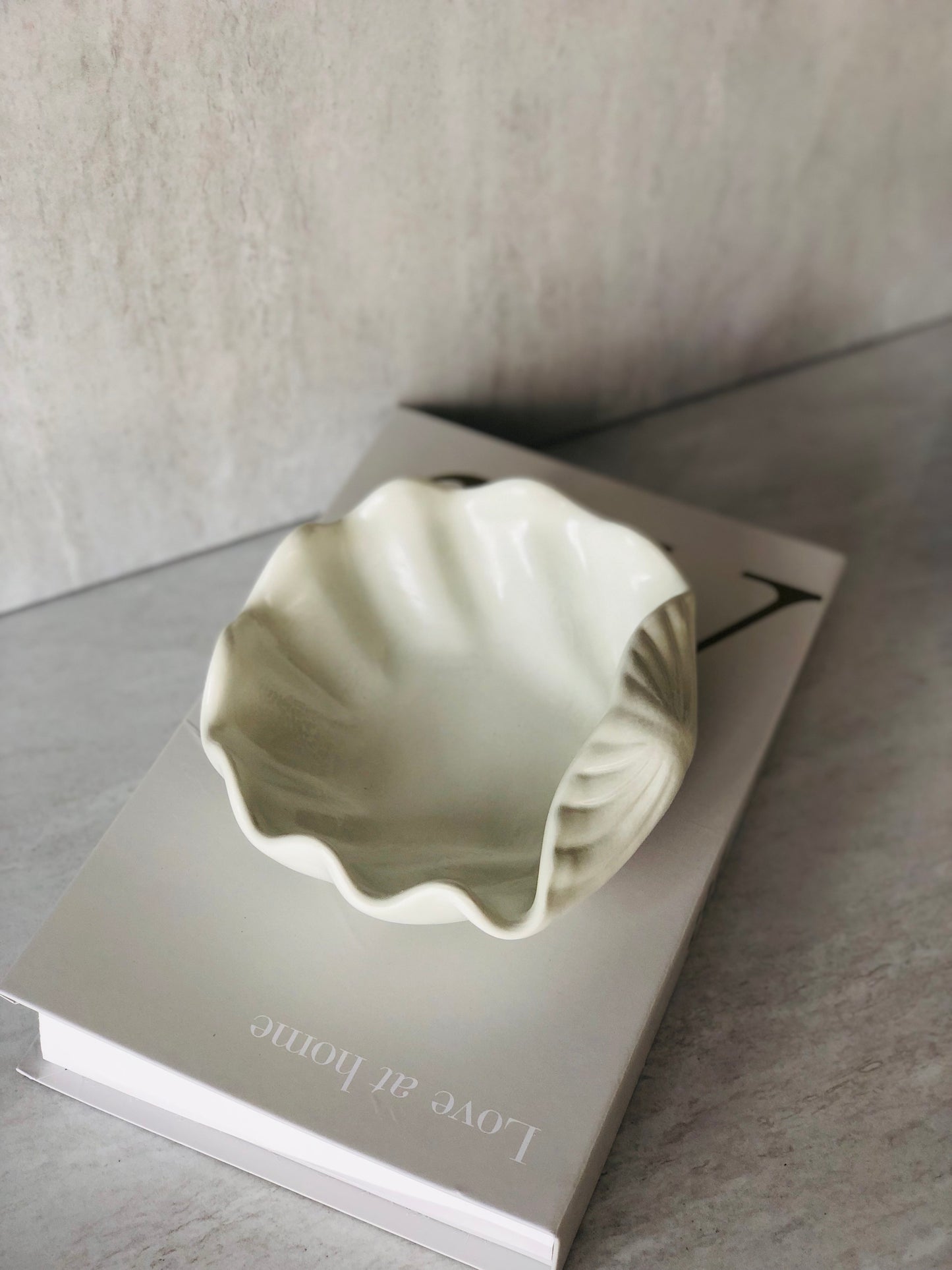 Elegant Wavy Decorative Bowl