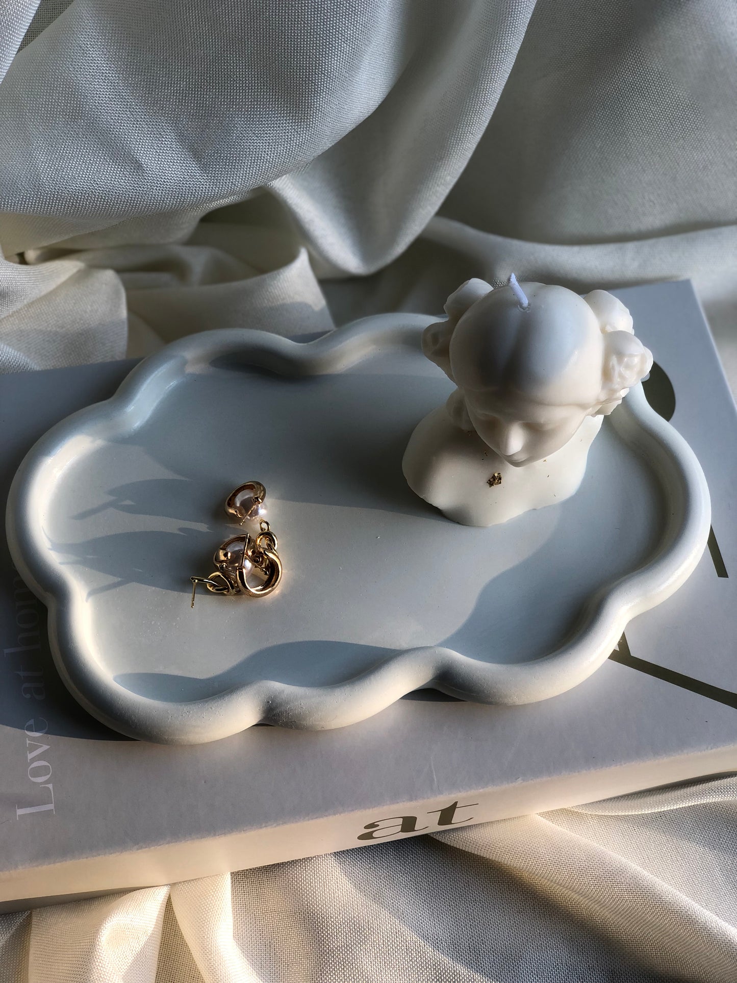 Cloud-Inspired Decorative Tray