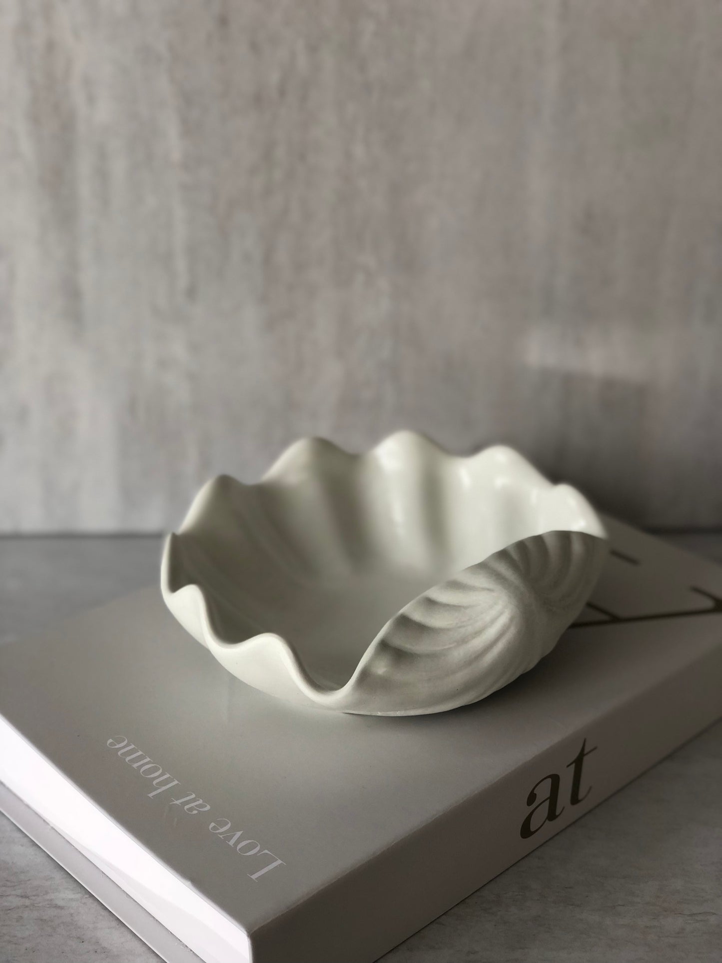 Elegant Wavy Decorative Bowl