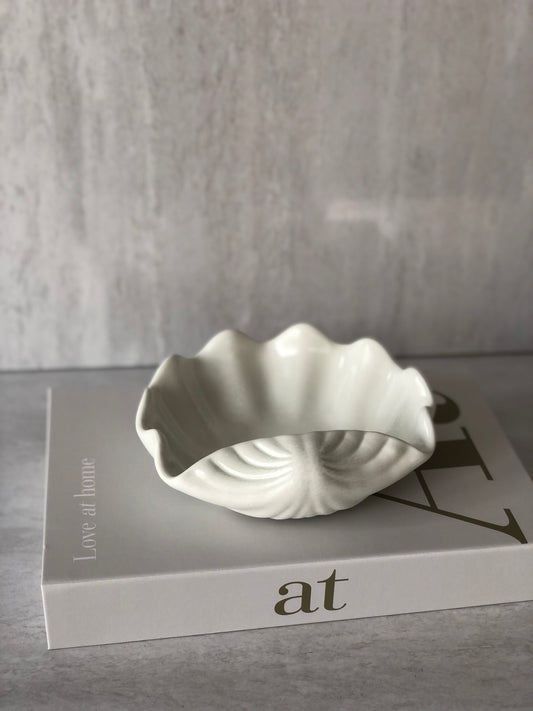 Elegant Wavy Decorative Bowl