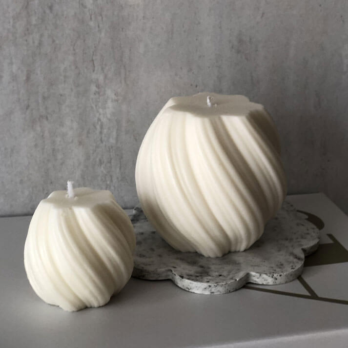 Handcrafted Wavy Candle – 100% Soy Wax, Sculptural Home Decor, Unique Wave Design