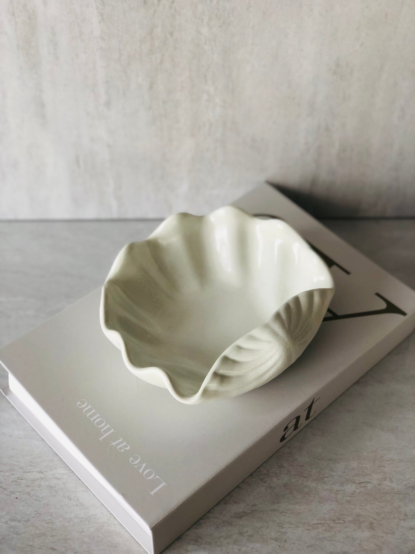 Elegant Wavy Decorative Bowl